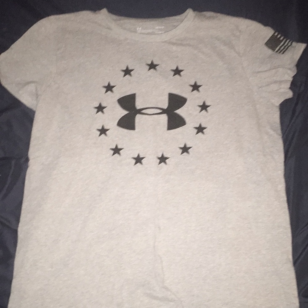 Under Armour Women’s L Gray Stars T-Shirt